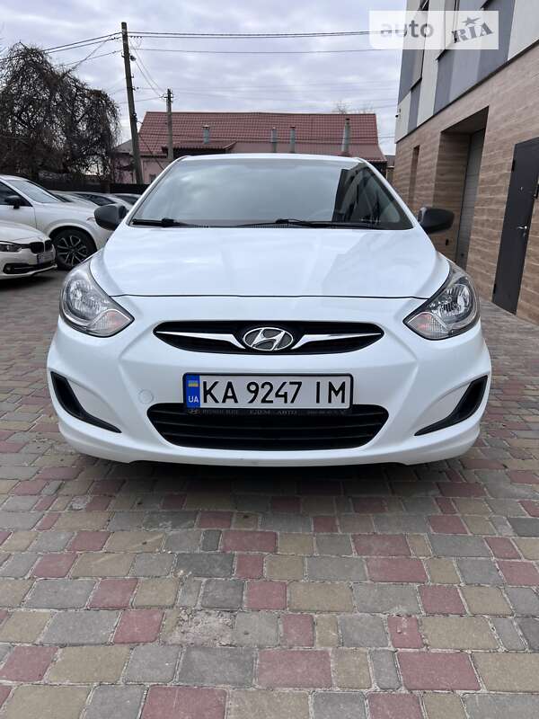 2014 hyundai accent
