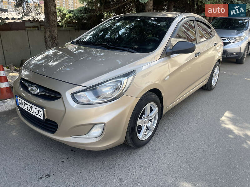 2014 hyundai accent