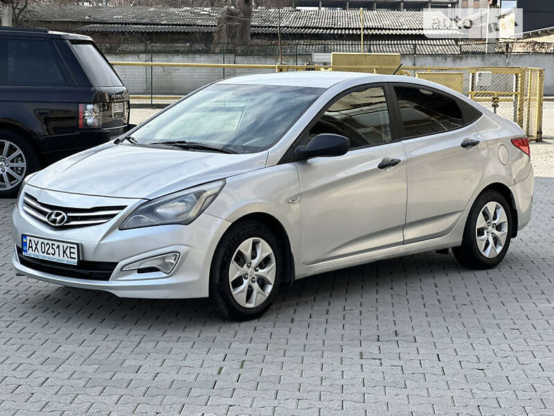2016 hyundai accent