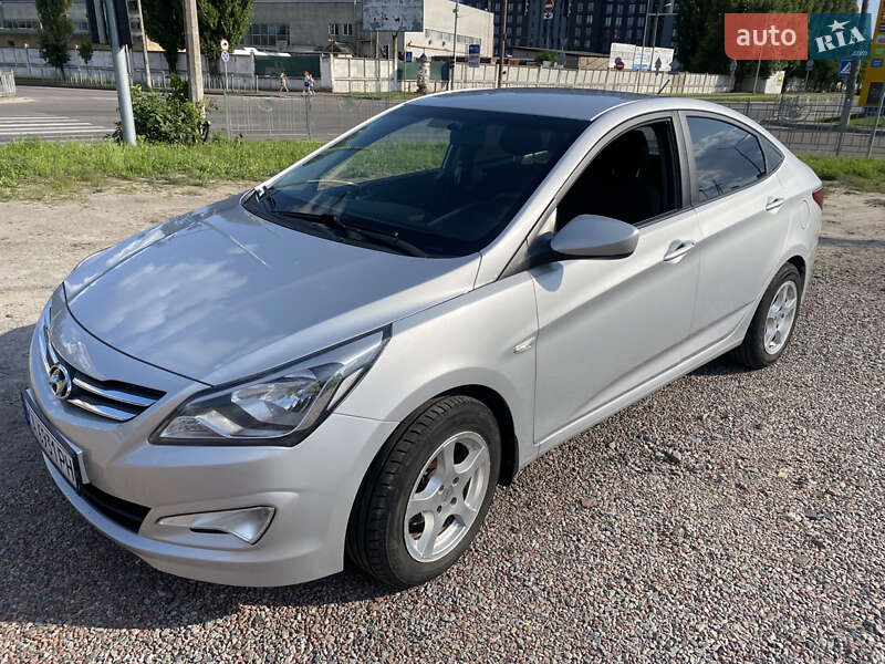 2016 hyundai accent