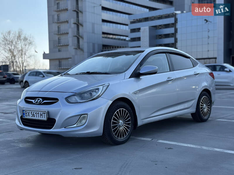 2011 hyundai accent