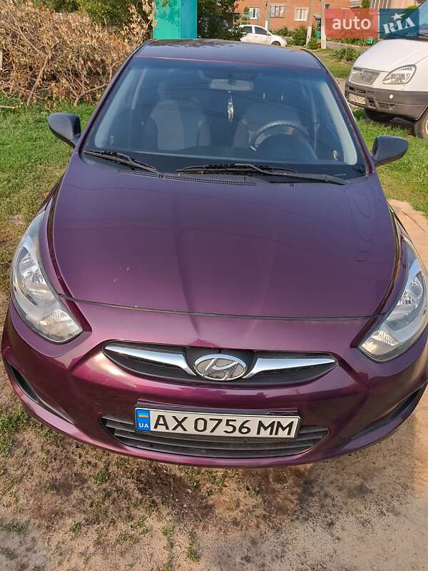 2011 hyundai accent