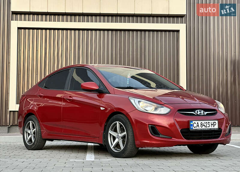 2011 hyundai accent