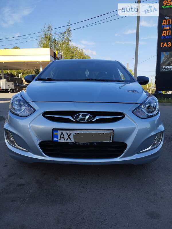 2011 hyundai accent
