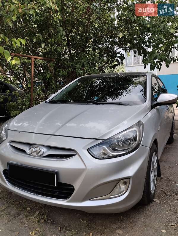 2011 hyundai accent