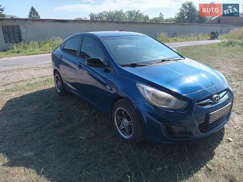 2011 hyundai accent