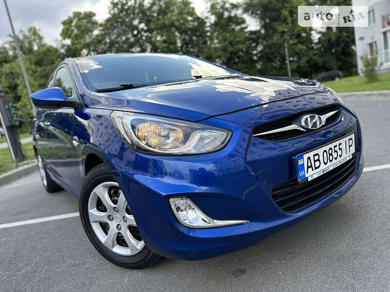 2011 hyundai accent