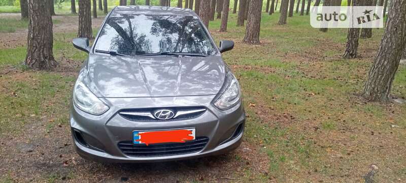 2011 hyundai accent