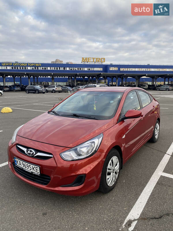 2011 hyundai accent