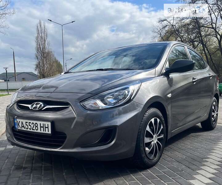 2011 hyundai accent