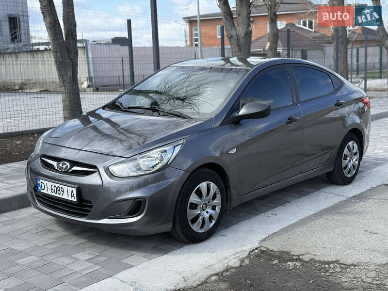 2011 hyundai accent