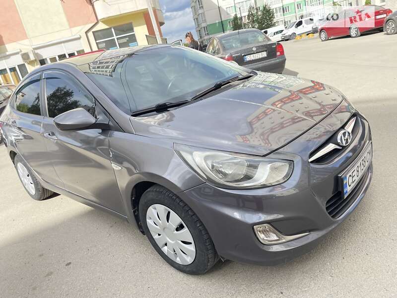 2011 hyundai accent