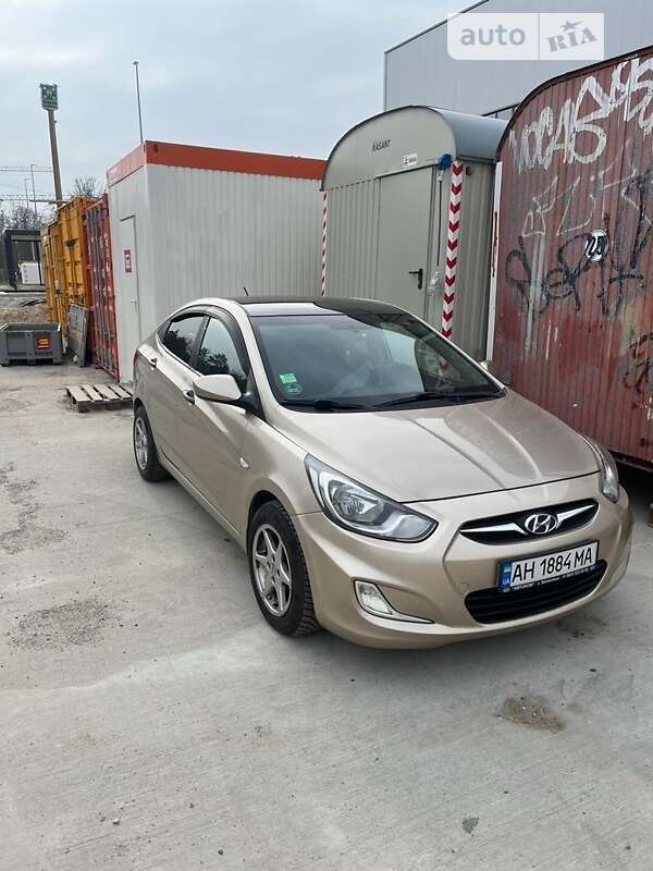 2011 hyundai accent