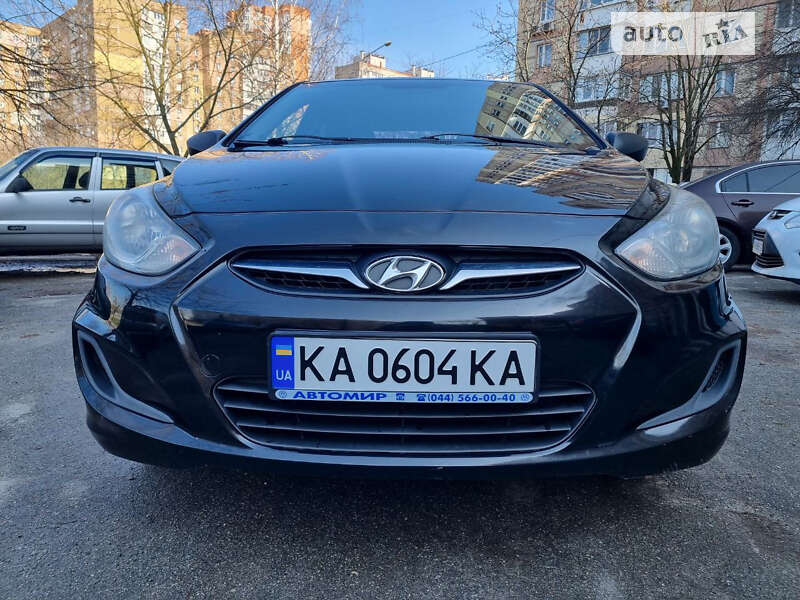2011 hyundai accent