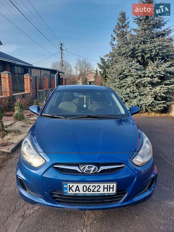 2011 hyundai accent