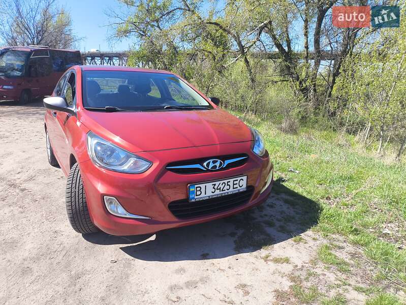 2012 hyundai accent