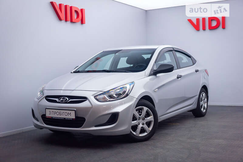 2013 hyundai accent