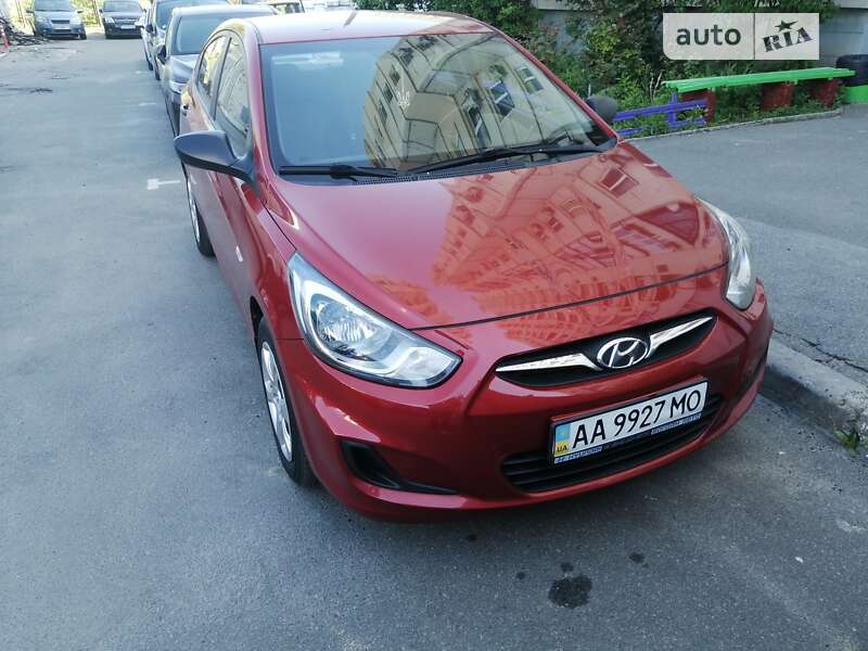 2013 hyundai accent