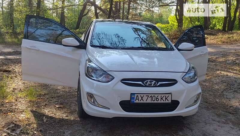 2013 hyundai accent