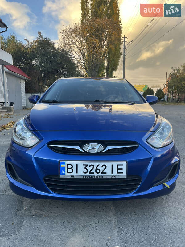 2013 hyundai accent