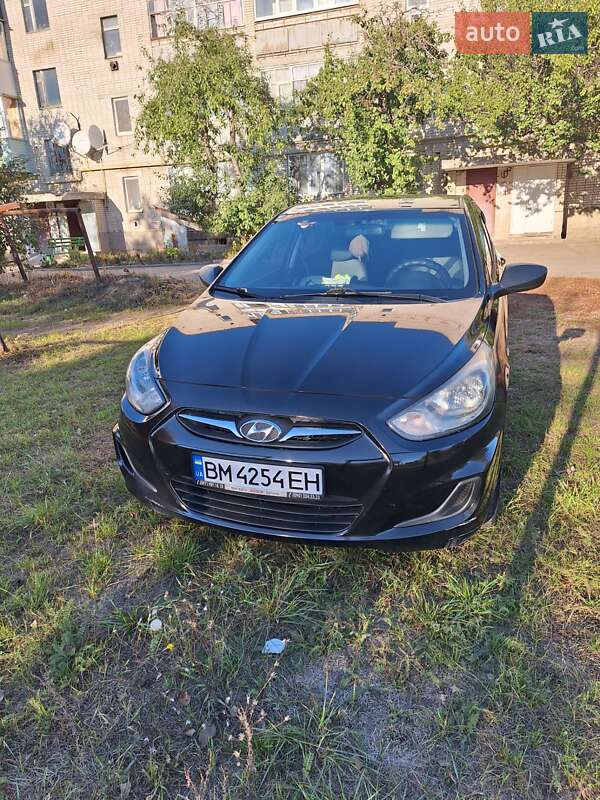 2013 hyundai accent