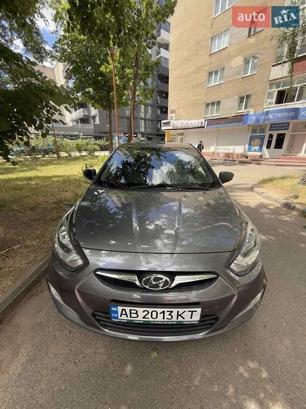 2013 hyundai accent