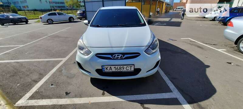 2013 hyundai accent