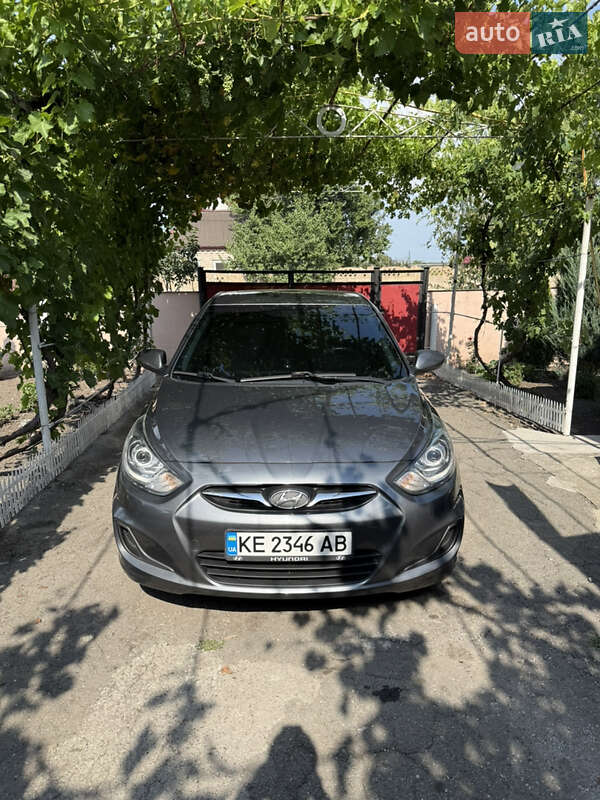 2013 hyundai accent