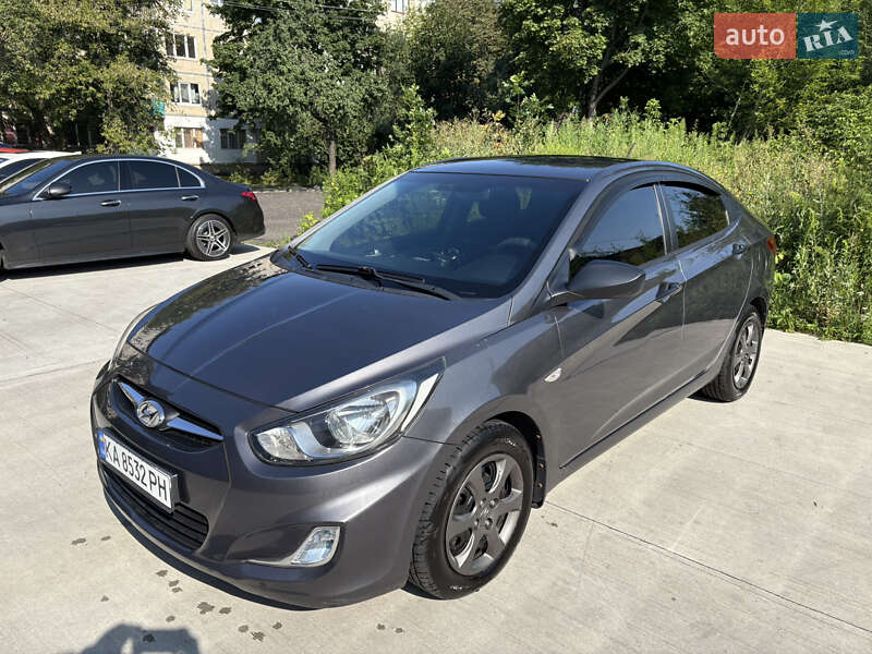 2013 hyundai accent