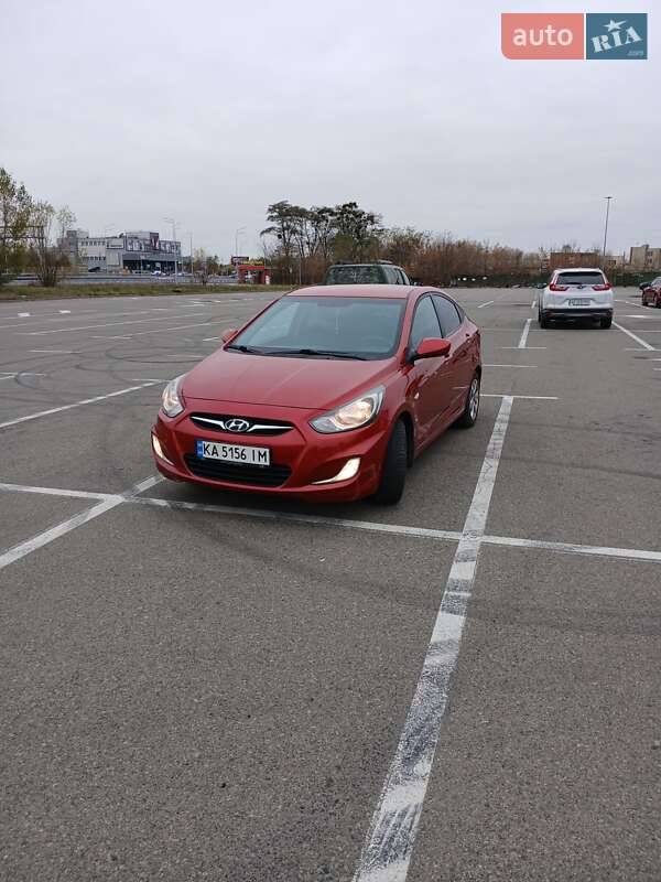 2013 hyundai accent