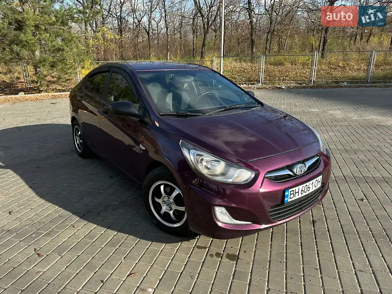 2013 hyundai accent