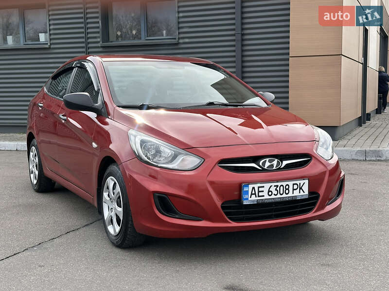 2013 hyundai accent
