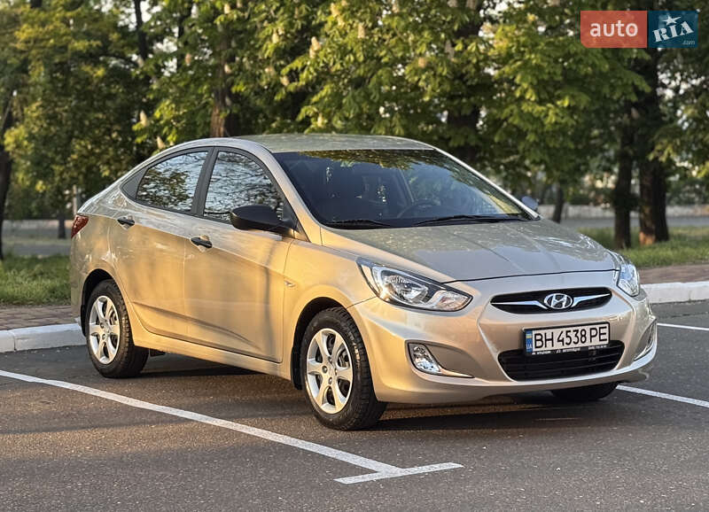 2014 hyundai accent