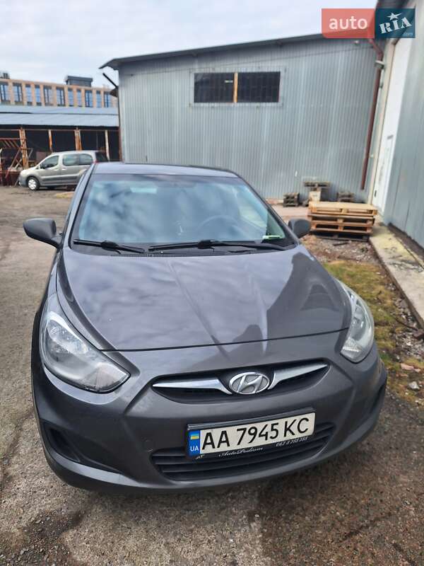 2014 hyundai accent
