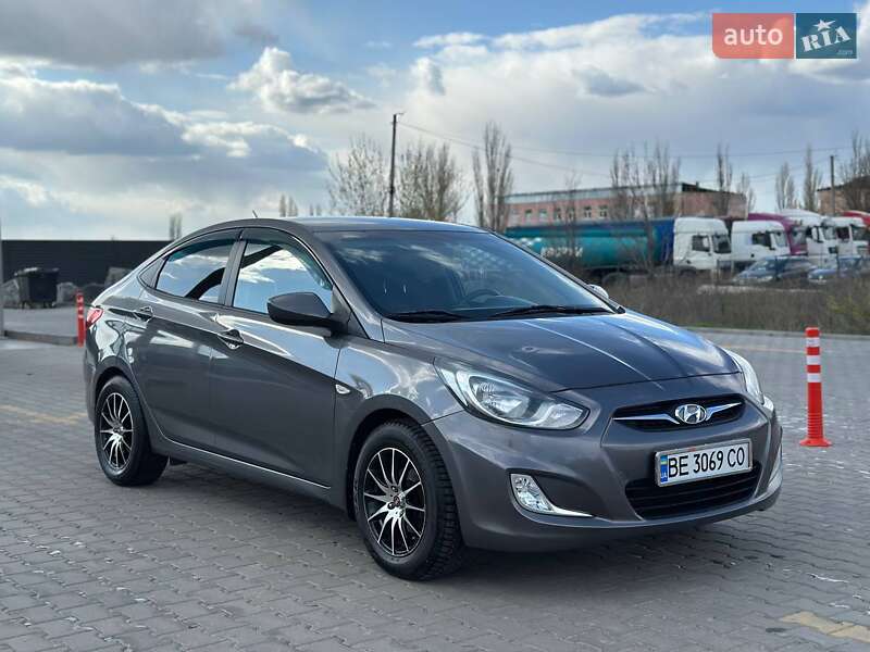 2014 hyundai accent