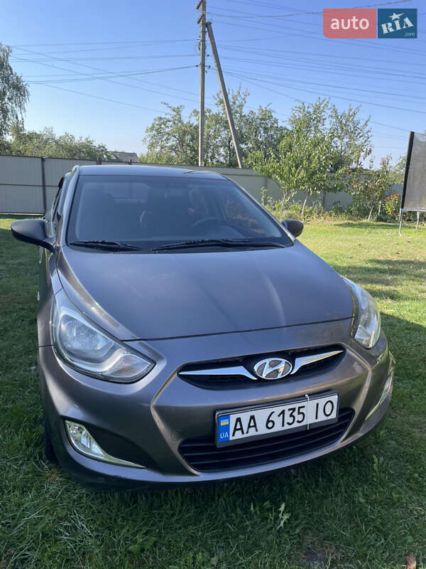 2014 hyundai accent