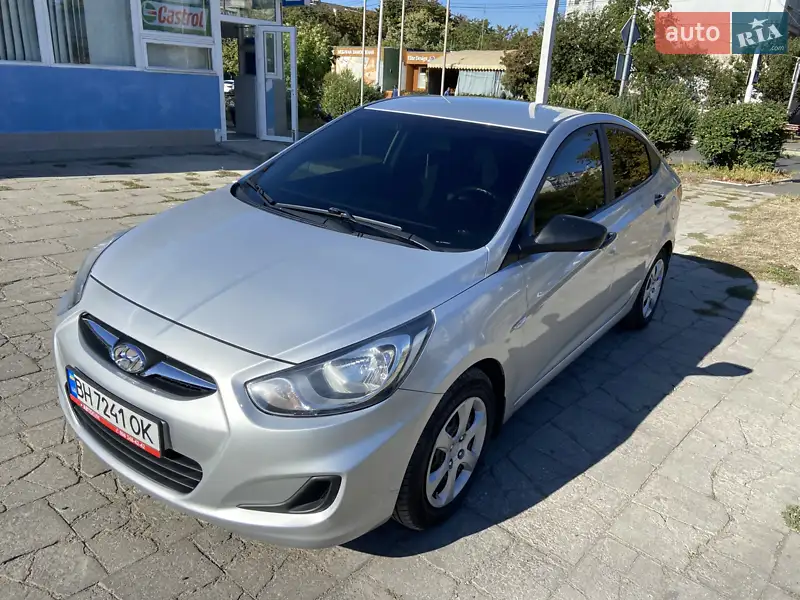 2014 hyundai accent