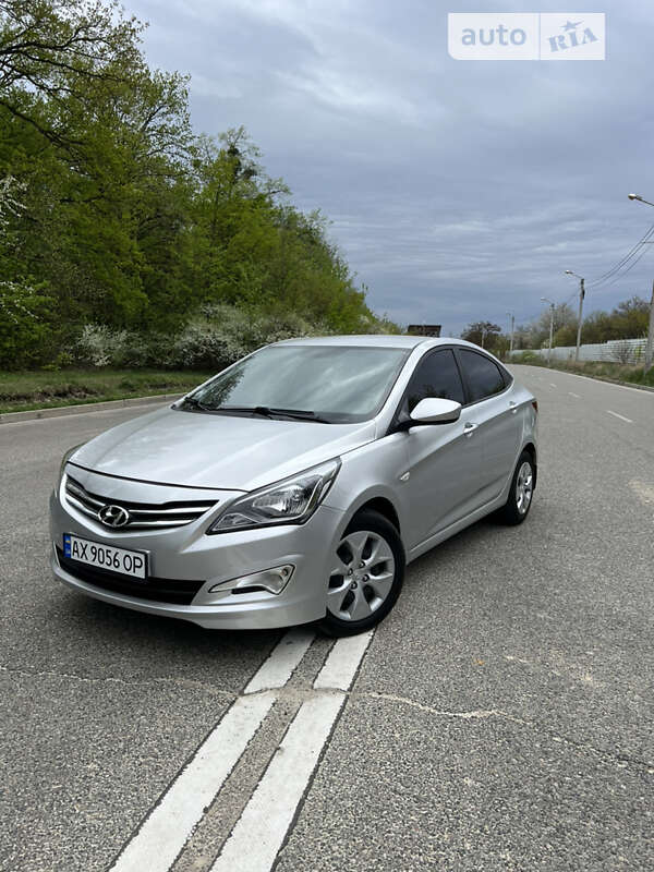 2016 hyundai accent
