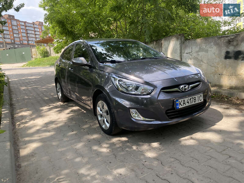 2016 hyundai accent