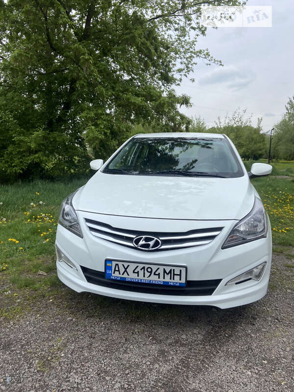 2016 hyundai accent