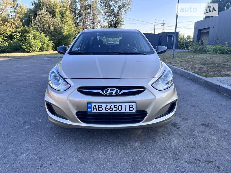 2013 hyundai accent