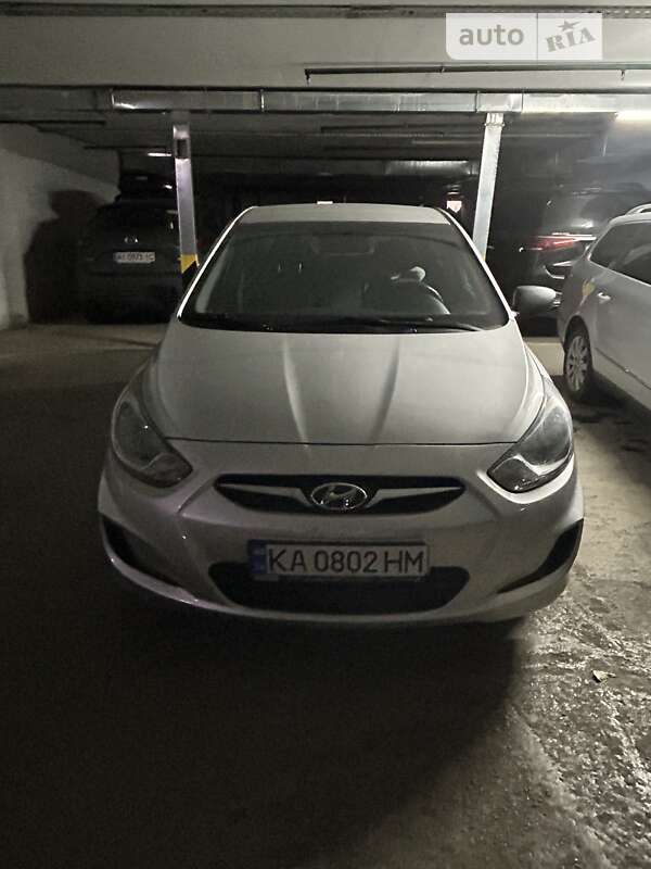 2013 hyundai accent