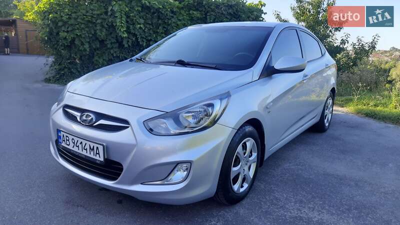 2013 hyundai accent