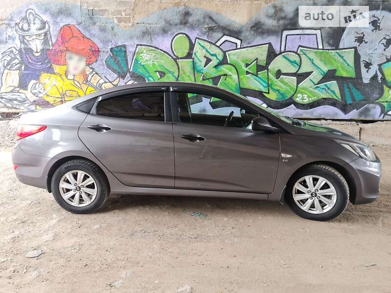 2013 hyundai accent