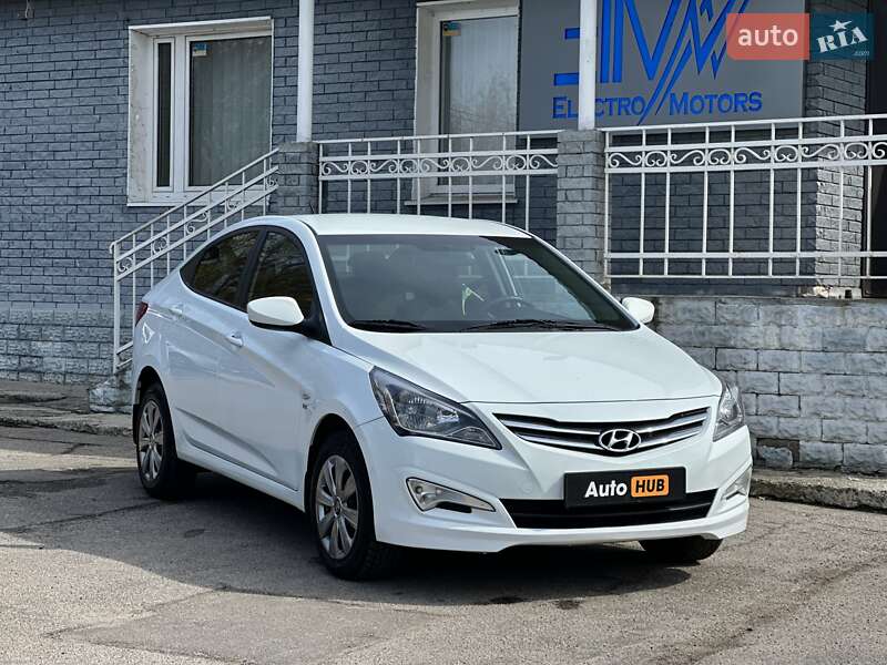 2016 hyundai accent