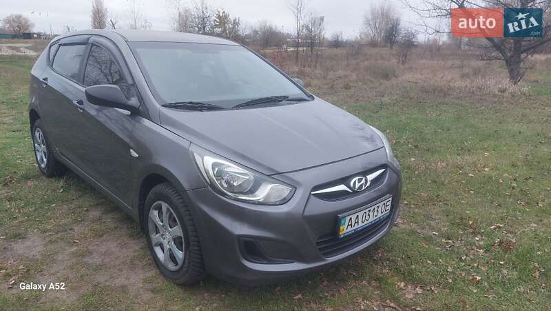 2013 hyundai accent