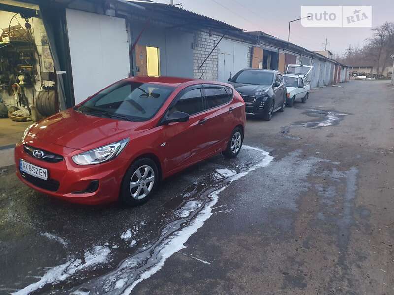 2013 hyundai accent