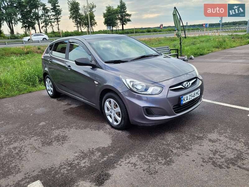 2013 hyundai accent