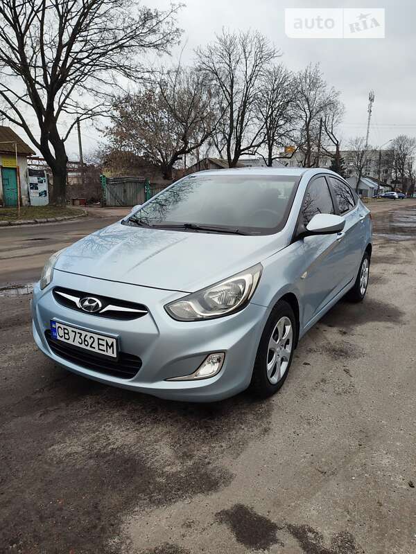 2011 hyundai accent