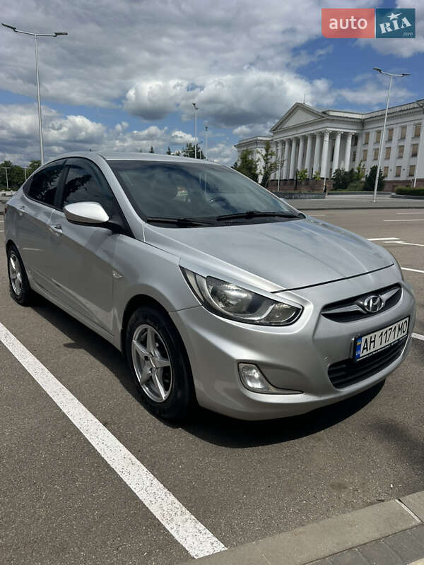 2011 hyundai accent